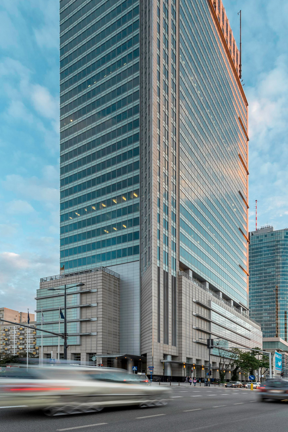 Zdjęcie architektury budynku Warsaw Financial Center